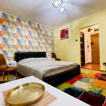 Cozy Victoriei Square